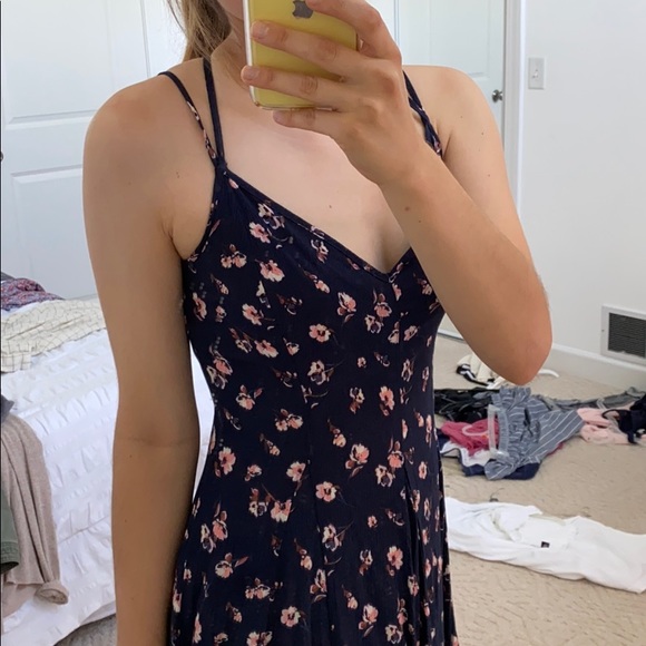 Spaghetti strap summer dress - Picture 3 of 3